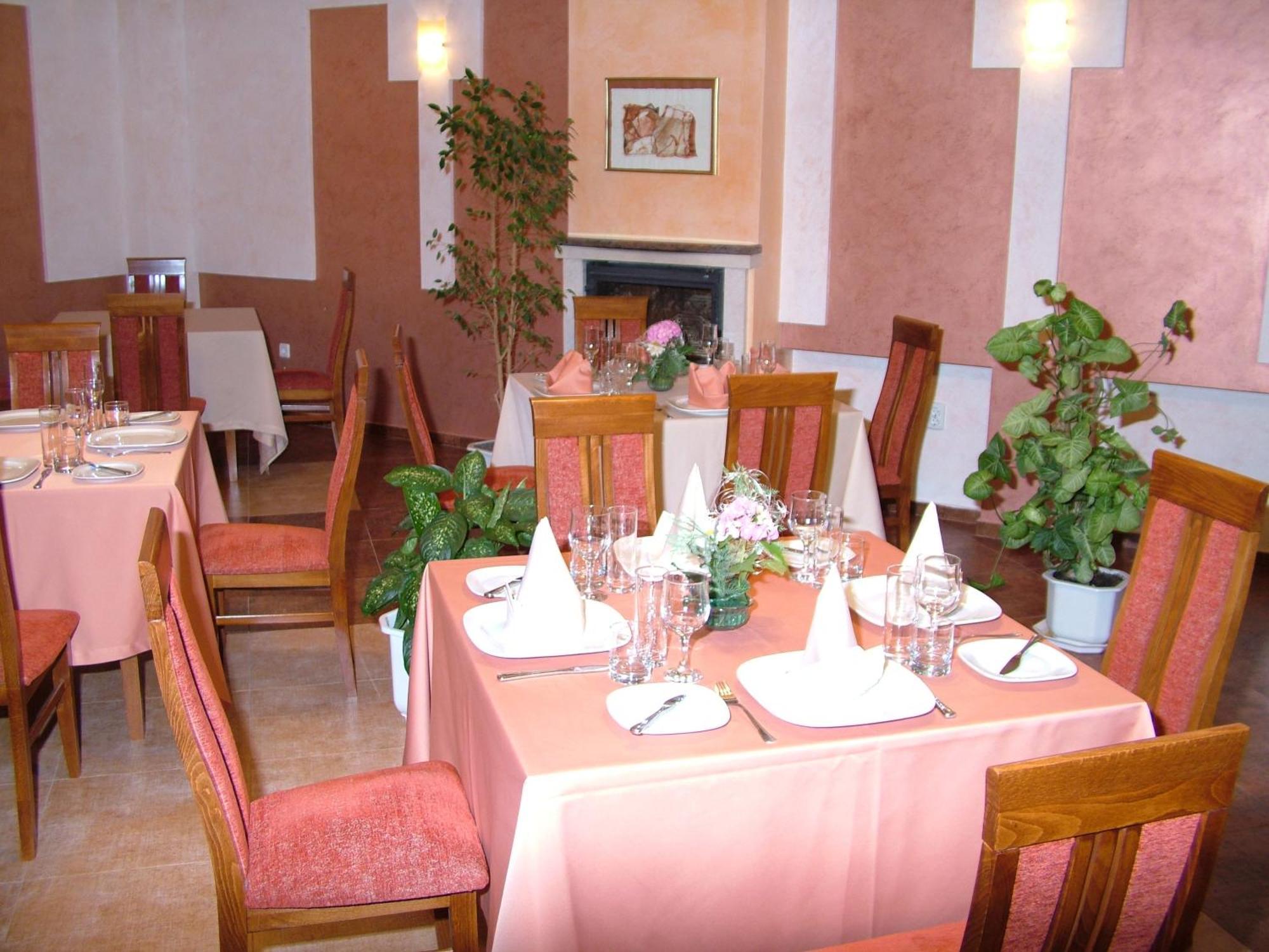 Family Hotel Gabrovo Exteriér fotografie